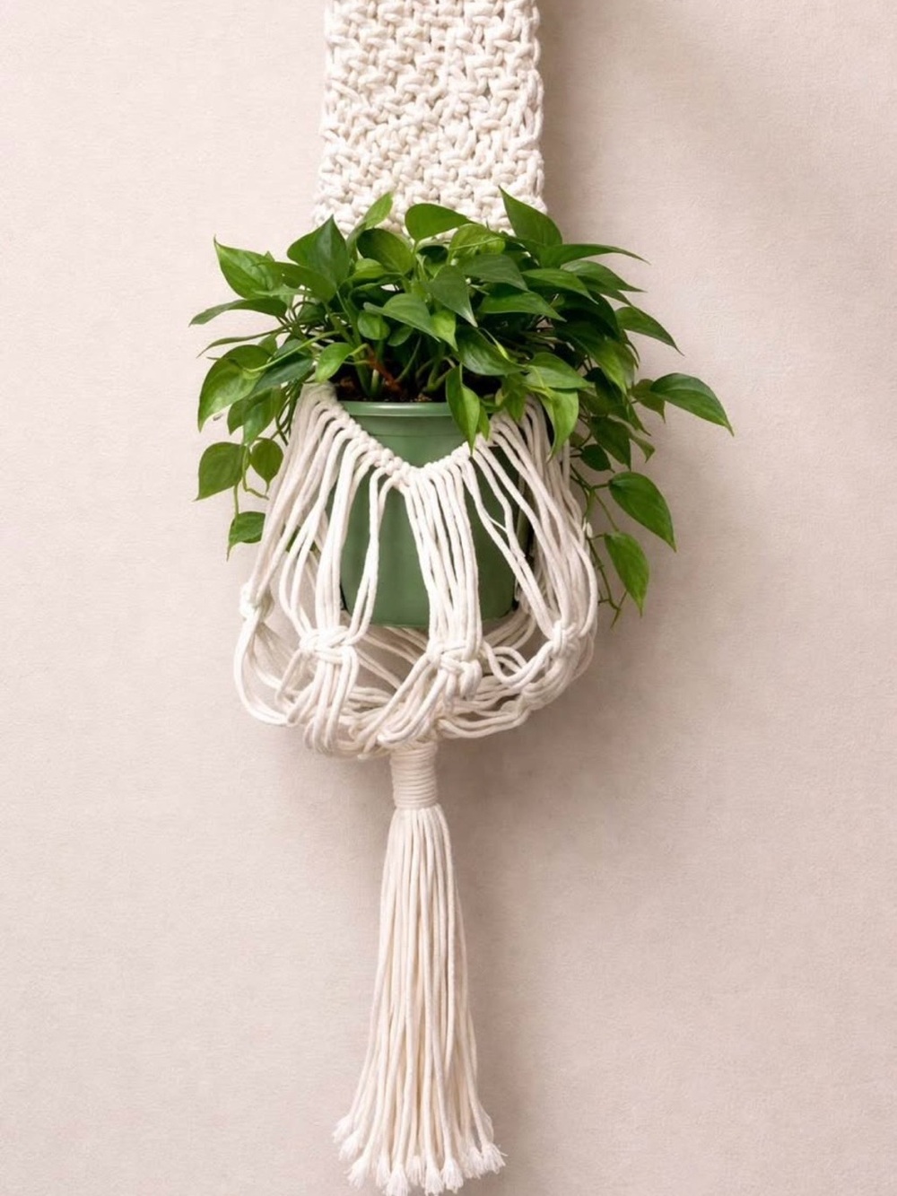 🌿 Handmade Macramé Plant Hanger – White Cotton (Boho Décor)
